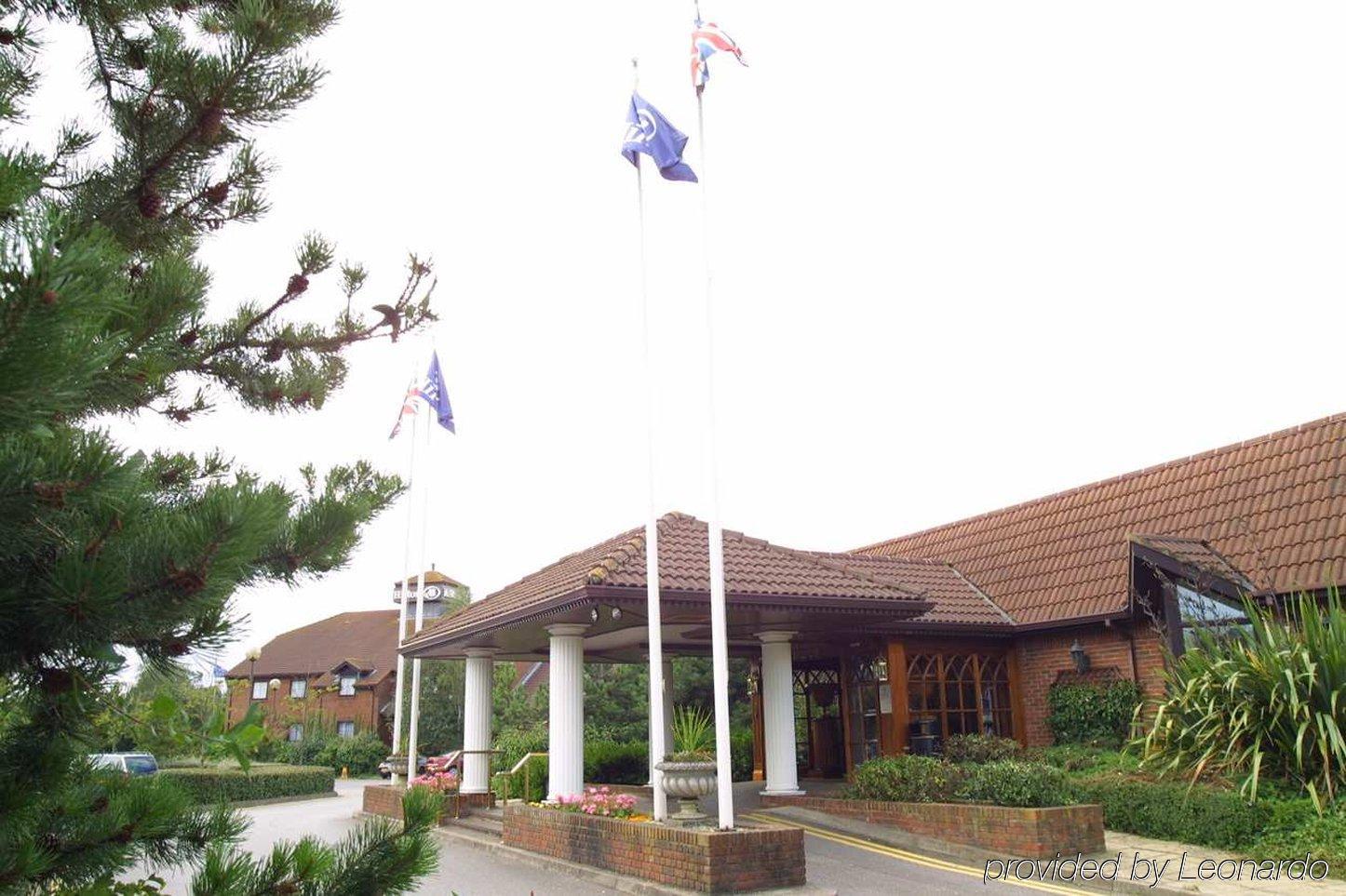 Hilton Newbury Centre Hotel Exterior photo